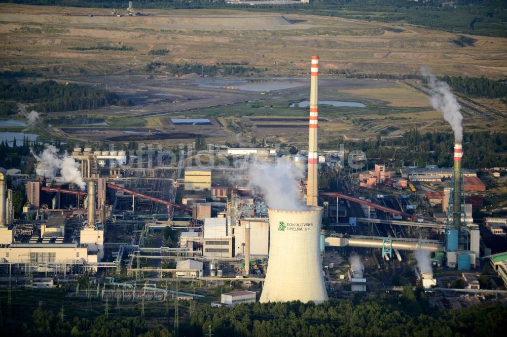 Dolní Nivy von oben - Kraftwerksanlagen des Kohle- Heizkraftwerkes in Dolní Nivy in Tschechische Republik