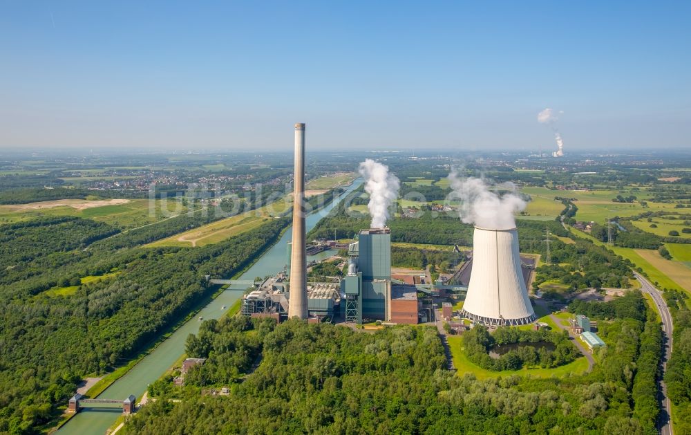 Bergkamen aus der Vogelperspektive: Kraftwerksanlagen des Kohle- Heizkraftwerkes Gemeinschaftskraftwerk Bergkamen am Westenhellweg 110 im Bundesland Nordrhein-Westfalen - NRW, Deutschland