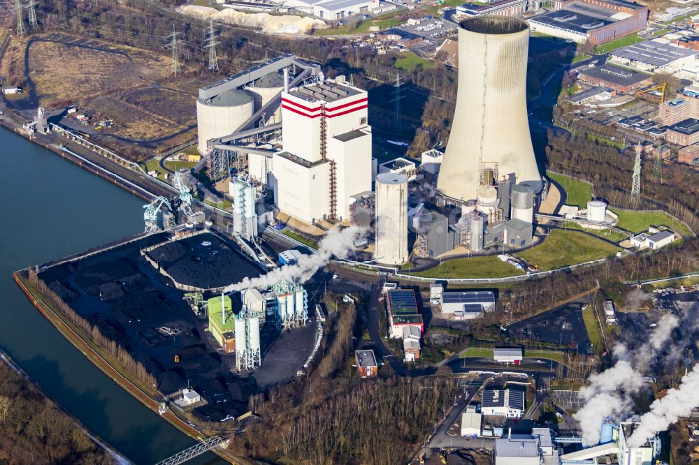 Lünen von oben - Kraftwerksanlagen des Kohle- Heizkraftwerkes Kohlekraftwerk Lünen GmbH & Co. KG Kraftwerk Lünen-Stummhafen der Trianel in Lünen im Bundesland Nordrhein-Westfalen - NRW, Deutschland