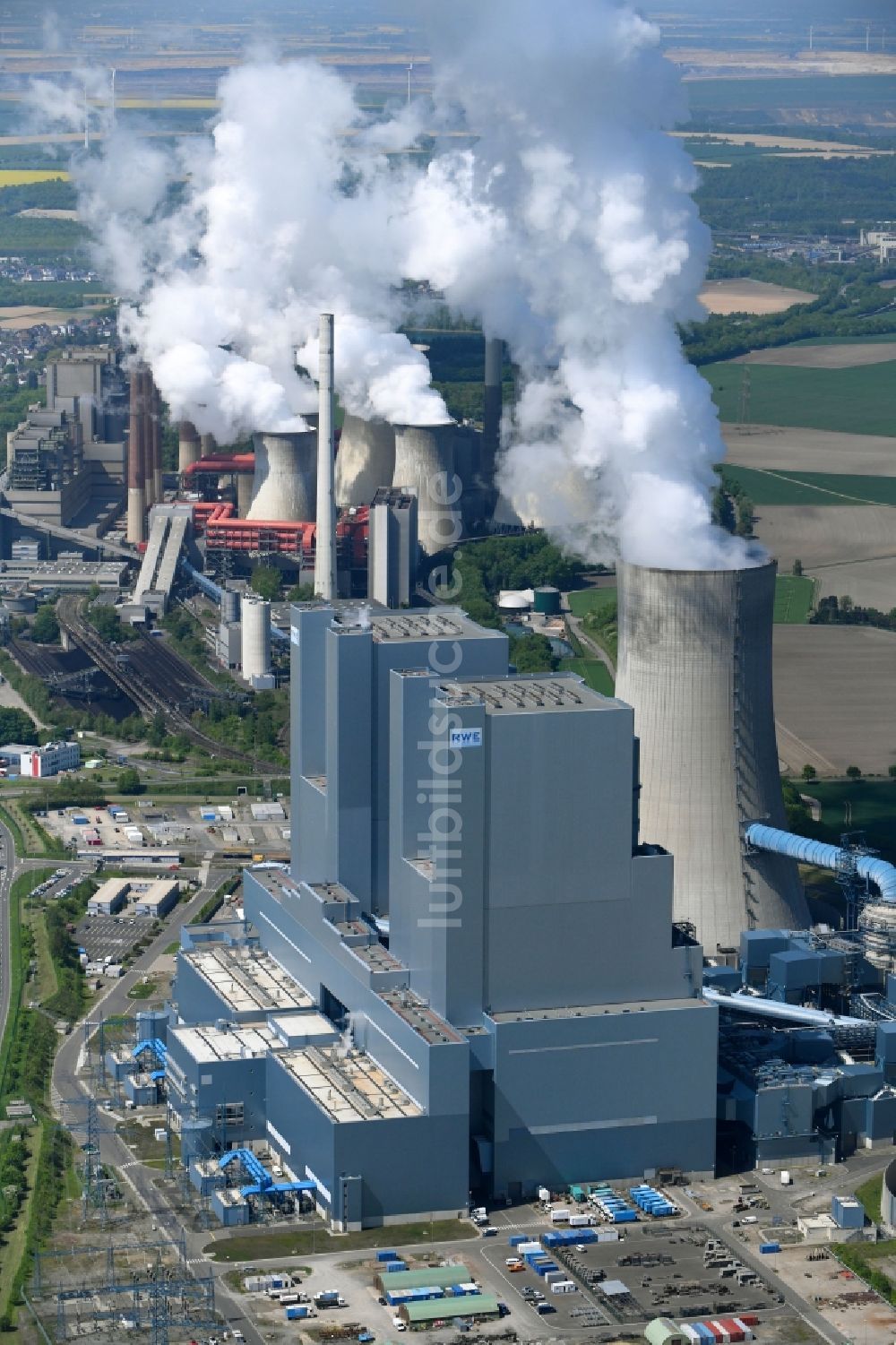 Grevenbroich von oben - Kraftwerksanlagen des Kohle- Heizkraftwerkes