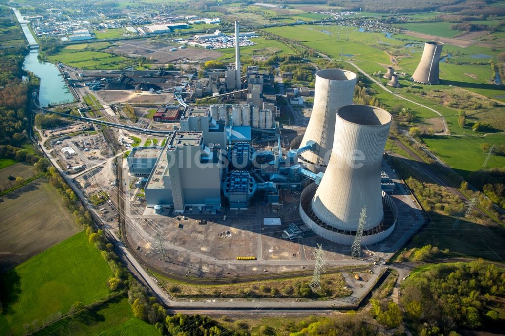 Hamm von oben - Kraftwerksanlagen des Kohle- Heizkraftwerkes der RWE Power im Stadtteil Schmehausen in Hamm im Bundesland Nordrhein-Westfalen