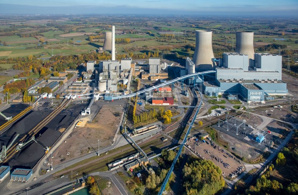 Hamm von oben - Kraftwerksanlagen des Kohle- Heizkraftwerkes der RWE Power im Stadtteil Schmehausen in Hamm im Bundesland Nordrhein-Westfalen