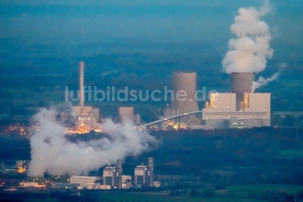 Luftaufnahme Hamm - Kraftwerksanlagen des Kohle- Heizkraftwerkes der RWE Power im Stadtteil Schmehausen in Hamm im Bundesland Nordrhein-Westfalen