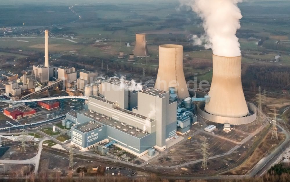 Luftaufnahme Hamm - Kraftwerksanlagen des Kohle- Heizkraftwerkes der RWE Power im Stadtteil Schmehausen in Hamm im Bundesland Nordrhein-Westfalen