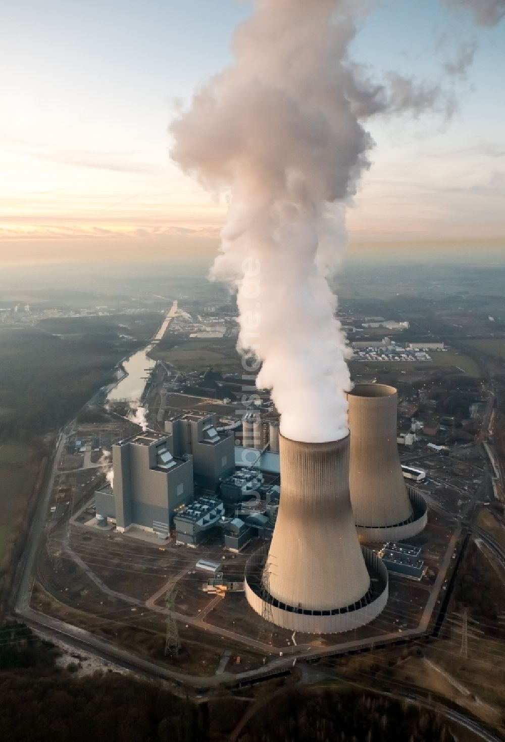 Luftbild Hamm - Kraftwerksanlagen des Kohle- Heizkraftwerkes der RWE Power im Stadtteil Schmehausen in Hamm im Bundesland Nordrhein-Westfalen