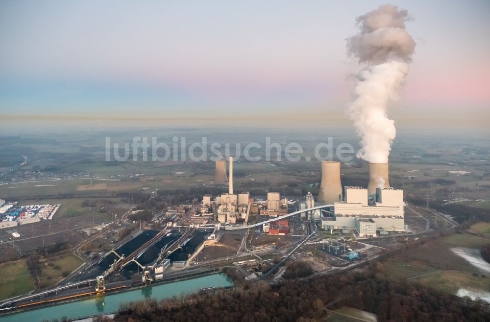 Luftaufnahme Hamm - Kraftwerksanlagen des Kohle- Heizkraftwerkes der RWE Power im Stadtteil Schmehausen in Hamm im Bundesland Nordrhein-Westfalen