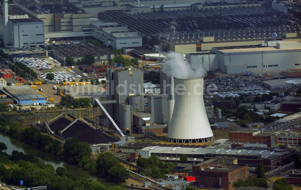 Hannover aus der Vogelperspektive: Kraftwerksanlagen des Kohle- Heizkraftwerkes am VW Volkswagen Werk in Hannover im Bundesland Niedersachsen