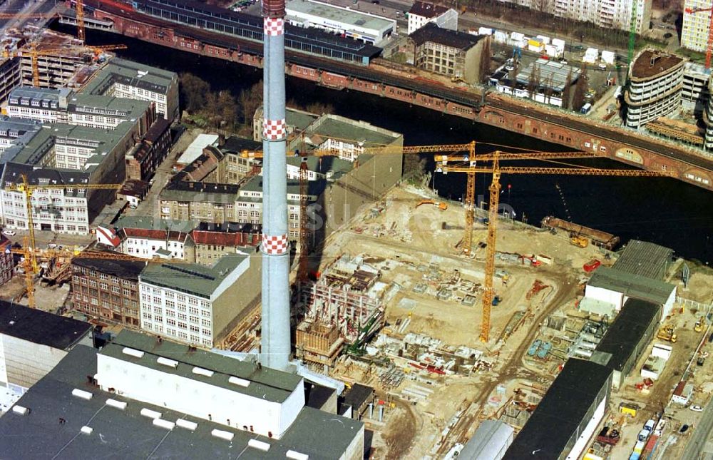 Luftaufnahme Berlin - 26.03.1995 Kraftwerksneubaustelle an der Holzmarktstraße in Berlin-Mitte