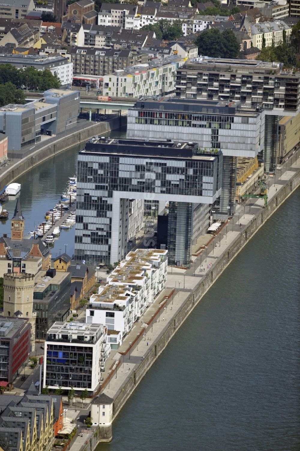 Luftaufnahme Köln - Kranhäuser am Kölner Rheinauhafen im Bundesland Nordrhein-Westfalen