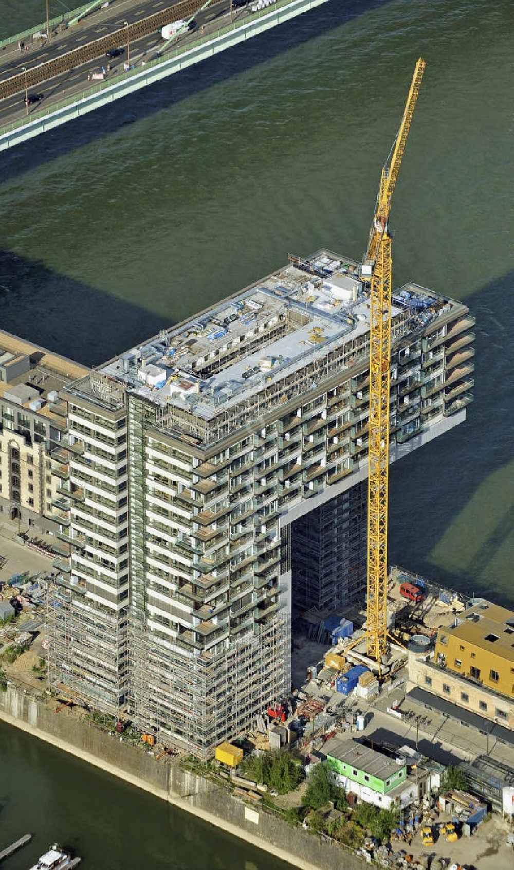 Luftbild Köln - Kranhäuser am Rheinauhafen