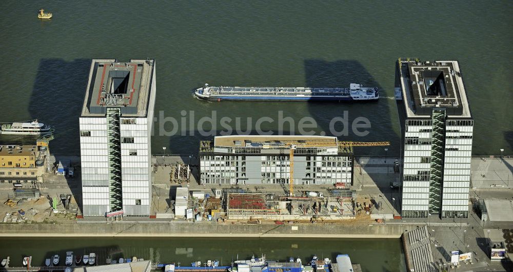 Köln von oben - Kranhäuser am Rheinauhafen