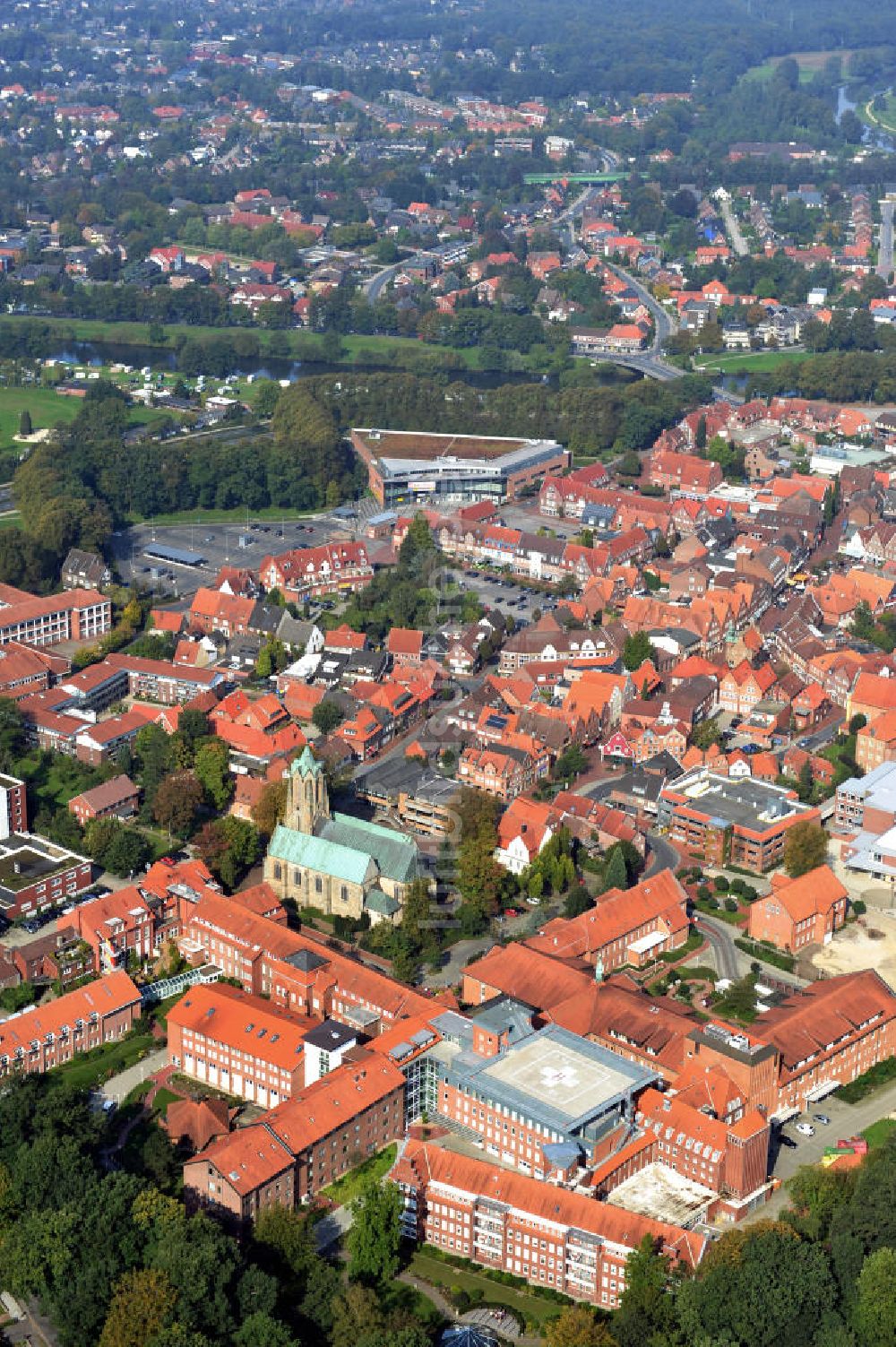 Meppen von oben - Krankenhaus Ludmillenstift Meppen