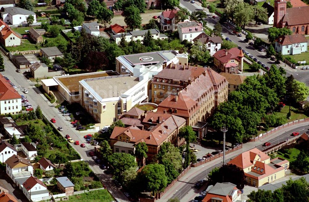 Luftaufnahme Senftenberg / Brandenburg - Krankenhaus Senftenberg. Ort: Senftenberg / Brandenburg Datum: 21.05.2003 NC-KB 200