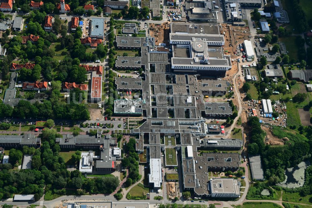 Luftaufnahme Lübeck - Krankenhaus UKSH Universitätsklinikum Schleswig-Holstein im Ortsteil St. Jürgen in Lübeck im Bundesland Schleswig-Holstein, Deutschland