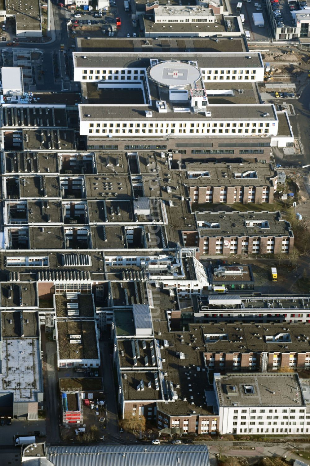 Luftbild Lübeck - Krankenhaus UKSH Universitätsklinikum Schleswig-Holstein im Ortsteil St. Jürgen in Lübeck im Bundesland Schleswig-Holstein, Deutschland