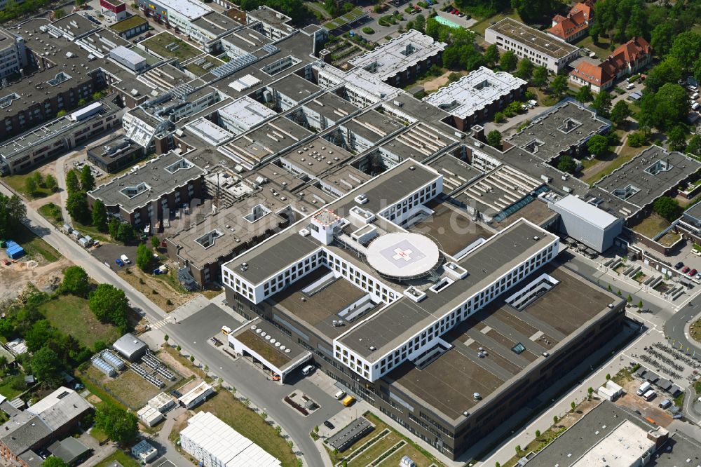 Lübeck von oben - Krankenhaus UKSH Universitätsklinikum Schleswig-Holstein im Ortsteil St. Jürgen in Lübeck im Bundesland Schleswig-Holstein, Deutschland