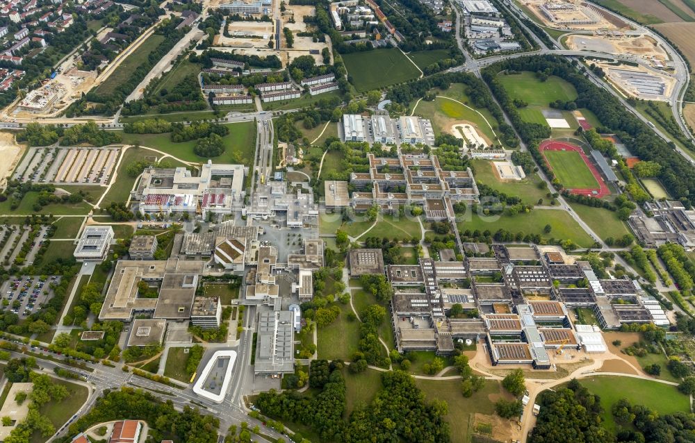 Regensburg aus der Vogelperspektive: Krankenhauses Klinikum der Universität in Regensburg im Bundesland Bayern