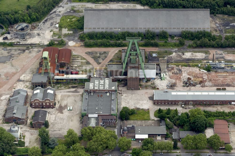 Luftaufnahme Dinslaken - Kreativ Quartier Lohberg Dinslaken und der Zechenturm der Industriekultur in Dinslaken im Bundesland Nordrhein-Westfalen