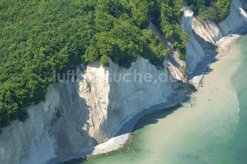 Luftbild Halbinsel Jasmund - Kreidefelsen der Insel Rügen