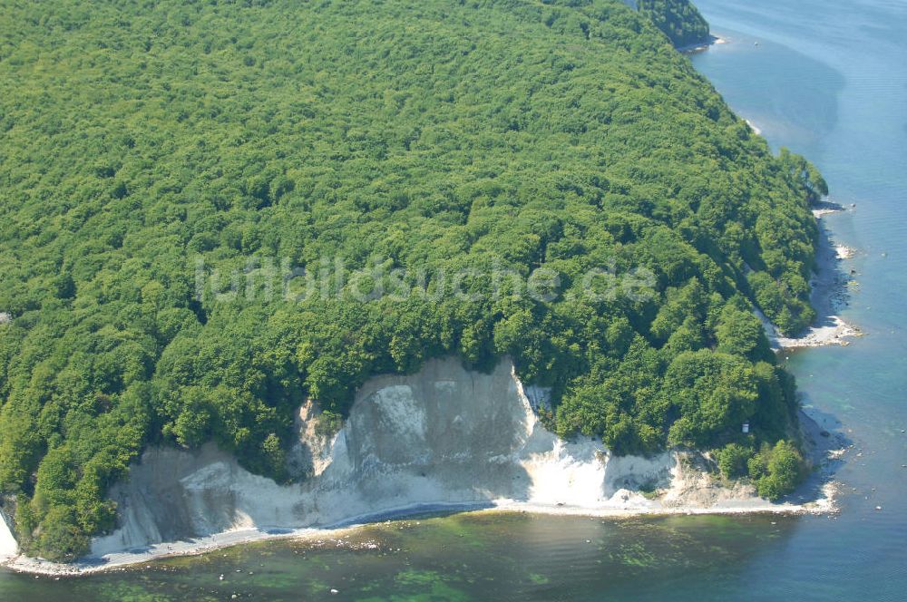 Luftaufnahme Halbinsel Jasmund - Kreidefelsen der Insel Rügen