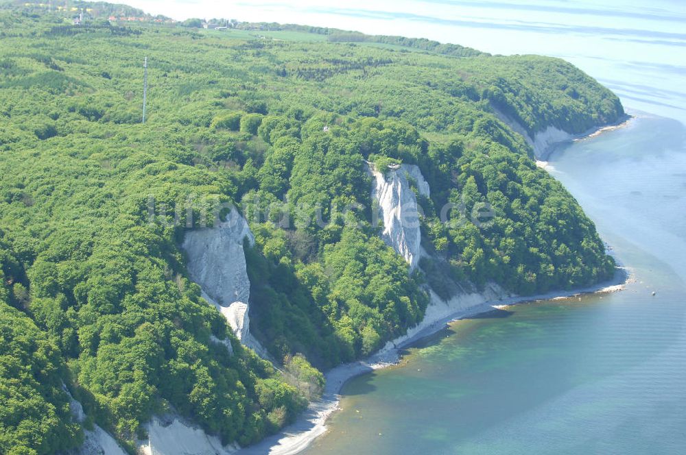 Halbinsel Jasmund aus der Vogelperspektive: Kreidefelsen der Insel Rügen