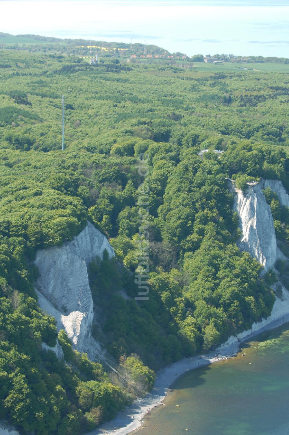 Luftaufnahme Halbinsel Jasmund - Kreidefelsen der Insel Rügen