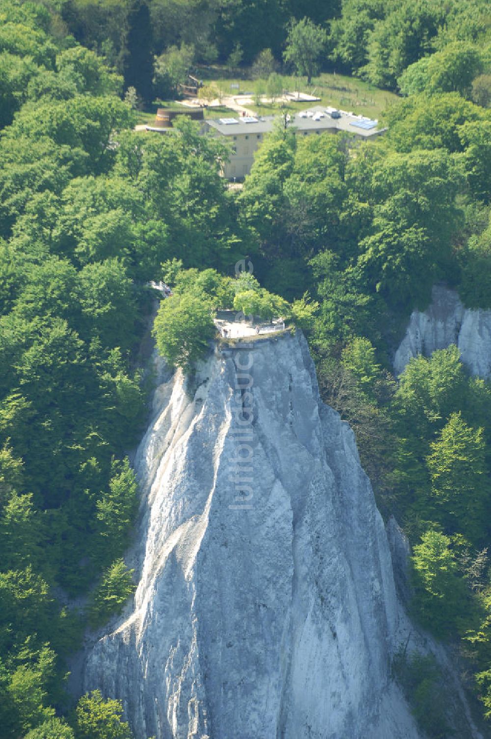 Luftaufnahme Halbinsel Jasmund - Kreidefelsen der Insel Rügen