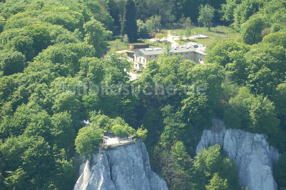 Halbinsel Jasmund aus der Vogelperspektive: Kreidefelsen der Insel Rügen