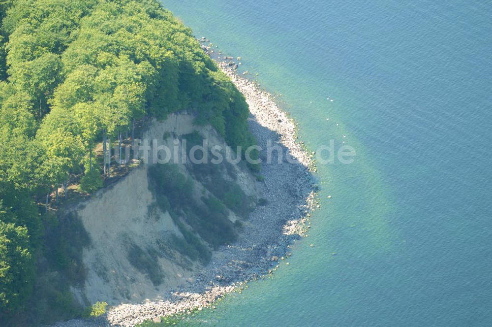 Halbinsel Jasmund aus der Vogelperspektive: Kreidefelsen der Insel Rügen