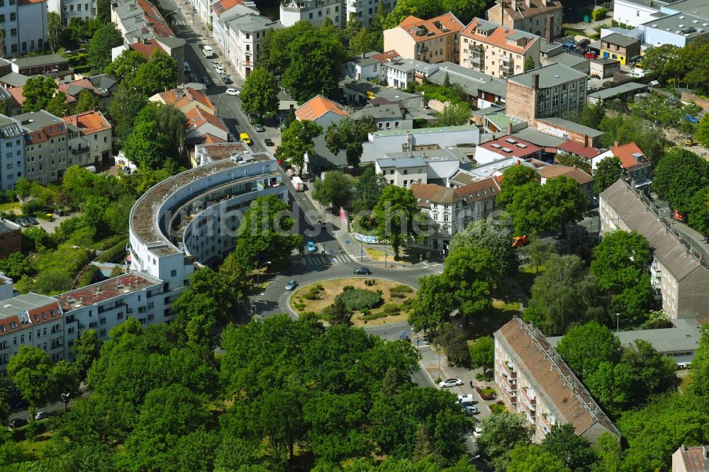 Luftbild Berlin - Kreis- runde Fläche Hamburger Platz im Ortsteil Weißensee in Berlin, Deutschland