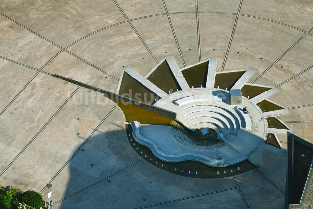 Köln aus der Vogelperspektive: Kreis- runde Fläche - Platz MediaPark in Köln im Bundesland Nordrhein-Westfalen, Deutschland