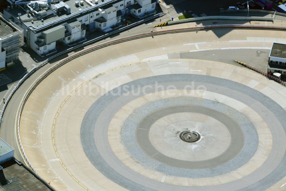 Luftbild Stuttgart - Kreis- runde Fläche - Platz vor dem Mercedes-Benz- Museum in Stuttgart im Bundesland Baden-Württemberg