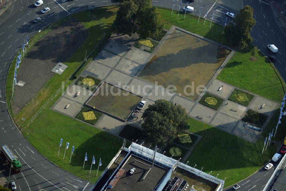 Berlin von oben - Kreisverkehr- Begrünung und Park am Ernst-Reuter-Platz in Berlin