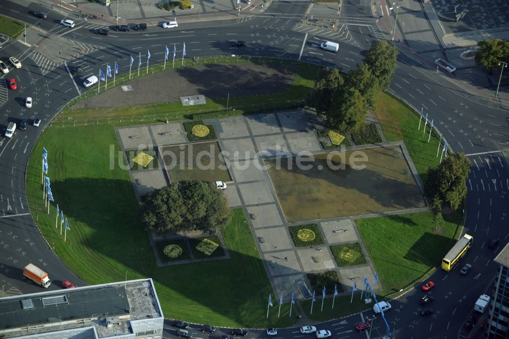 Luftbild Berlin - Kreisverkehr- Begrünung und Park am Ernst-Reuter-Platz in Berlin