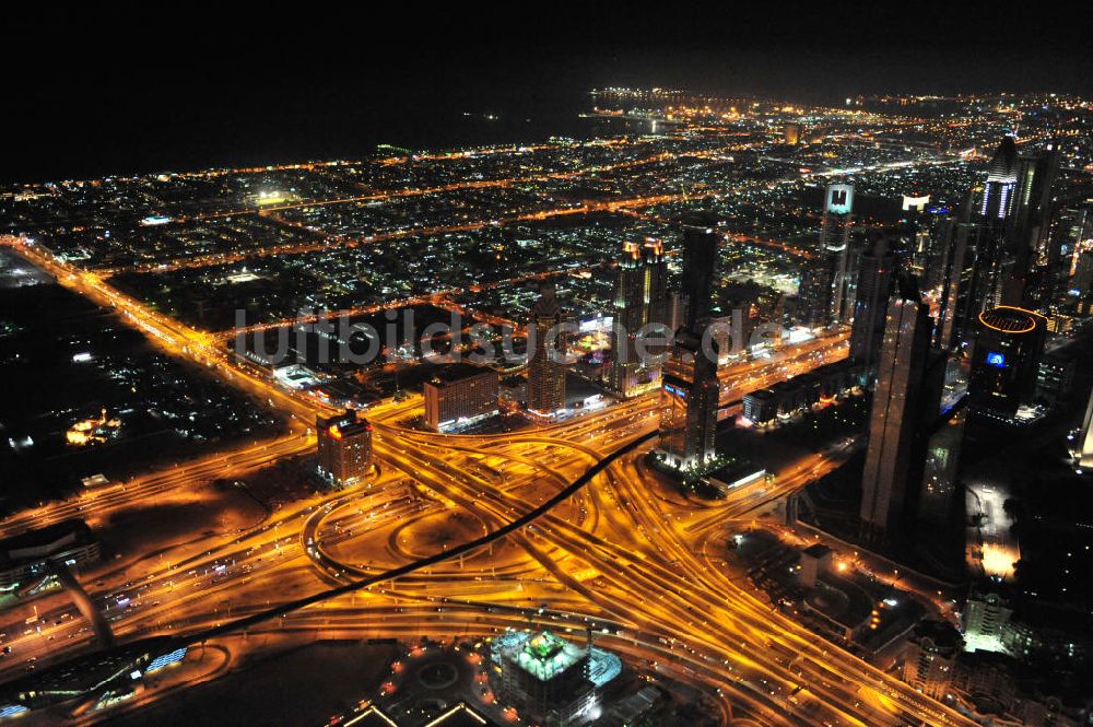 Luftaufnahme DUBAI / DUBAYY - Kreisverkehr an der D71 Financial Centre Road und der E 11 Sheikh Zayed Road in Dubai