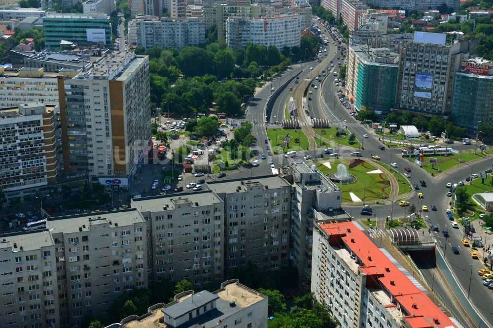 Luftbild Bukarest - Kreisverkehr Springbrunnen auf dem Platz Piata Obor in Bukarest in Rumänien