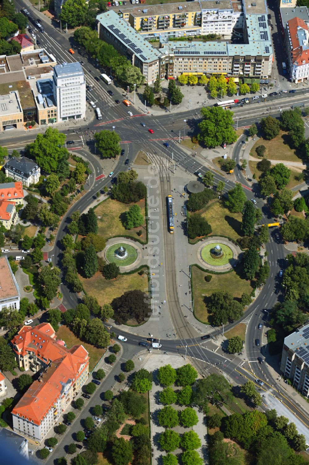 Dresden von oben - Kreisverkehr - Straßenverlauf am Albertplatz in Dresden im Bundesland Sachsen, Deutschland