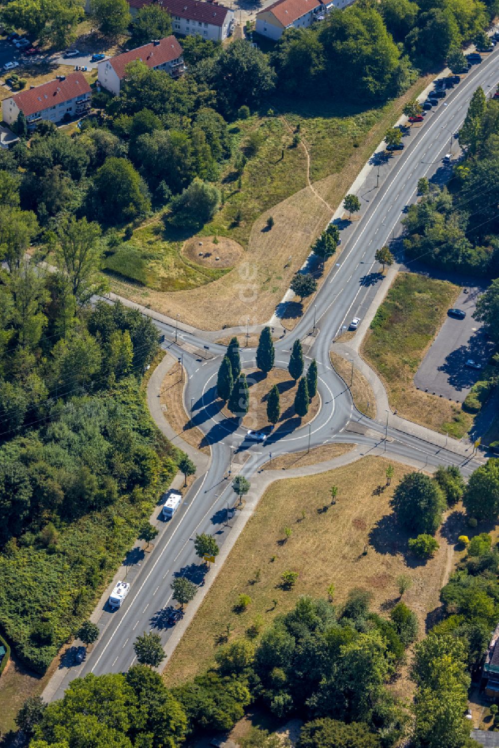 Essen von oben - Kreisverkehr - Straßenverlauf der Backwinkelstraße - Im Mühlenbruch - Arendahls Wiese im Ortsteil Stoppenberg in Essen im Bundesland Nordrhein-Westfalen, Deutschland