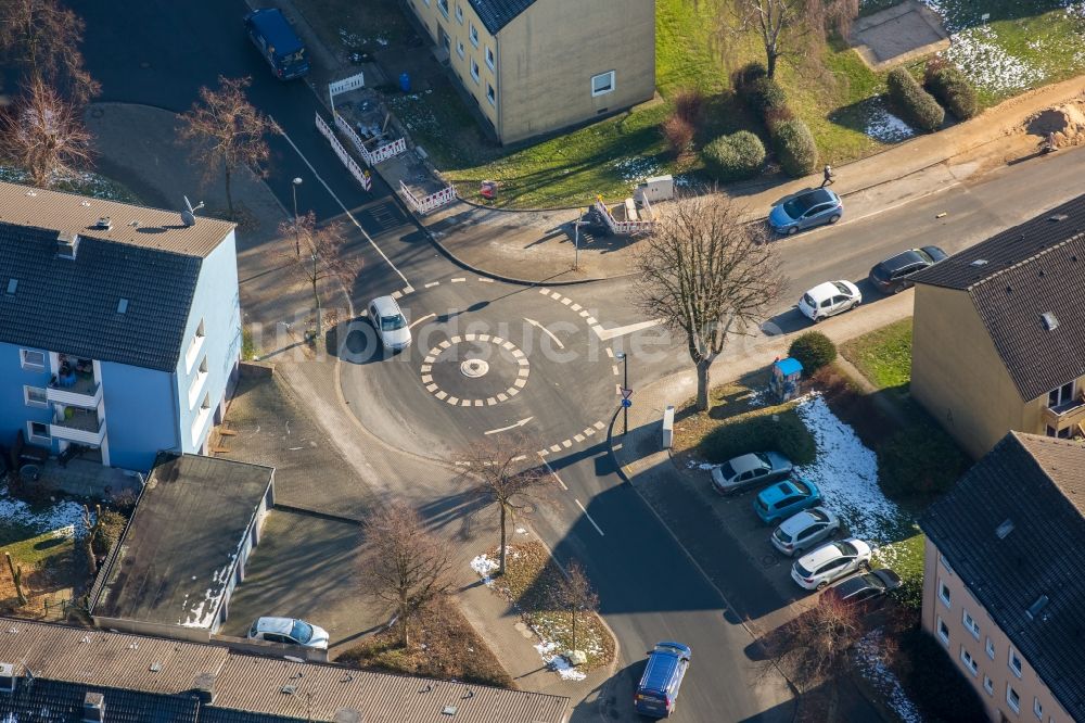 Luftbild Heiligenhaus - Kreisverkehr - Straßenverlauf Bergische Straße - Königsberger Straße in Heiligenhaus im Bundesland Nordrhein-Westfalen