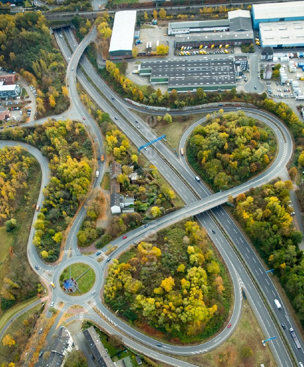 Bochum aus der Vogelperspektive: Kreisverkehr - Straßenverlauf in Bochum im Bundesland Nordrhein-Westfalen