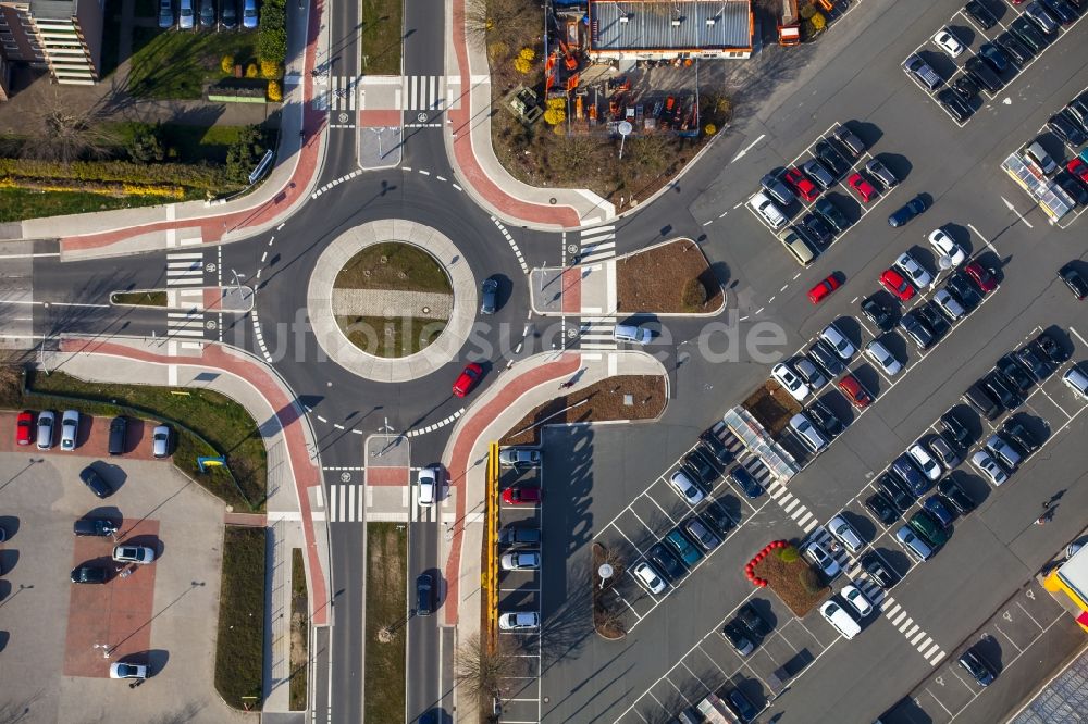 Herne von oben - Kreisverkehr - Straßenverlauf an der Bochumer Straße in Herne im Bundesland Nordrhein-Westfalen