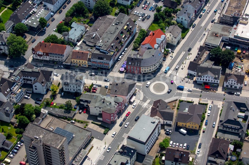 Luftbild Arnsberg - Kreisverkehr - Straßenverlauf Brückenplatz, Rumbecker Straße und Clemens August Straße in Arnsberg im Bundesland Nordrhein-Westfalen