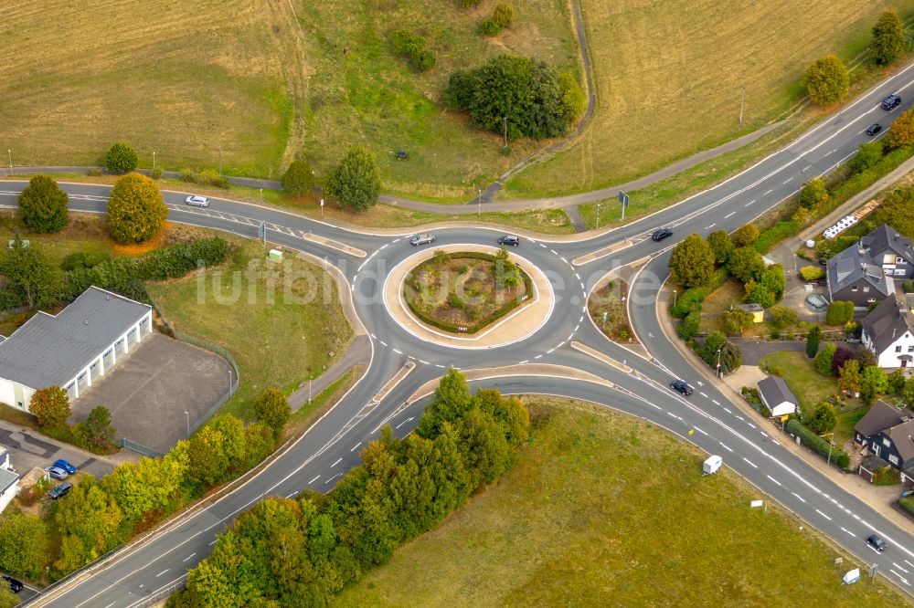 Luftaufnahme Wilnsdorf - Kreisverkehr - Straßenverlauf an der Bundesstraße 54 - Landstraße L722 in Wilnsdorf im Bundesland Nordrhein-Westfalen, Deutschland