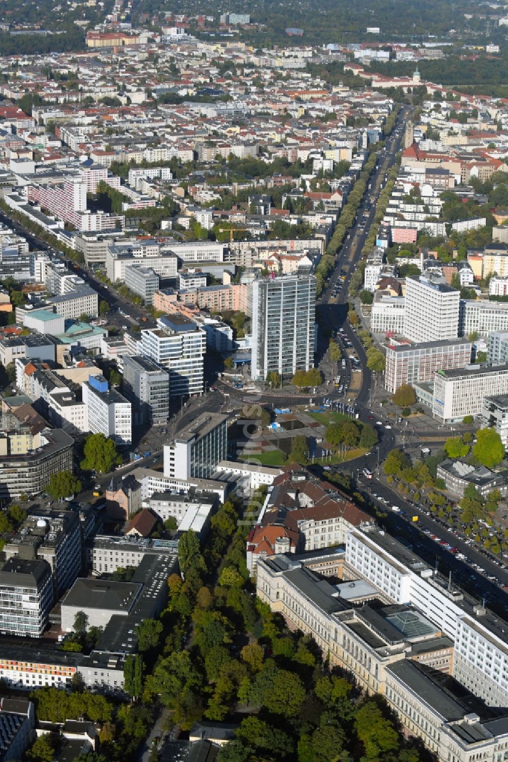 Luftbild Berlin - Kreisverkehr - Straßenverlauf Ernst-Reuter-Platz im Ortsteil Charlottenburg in Berlin, Deutschland