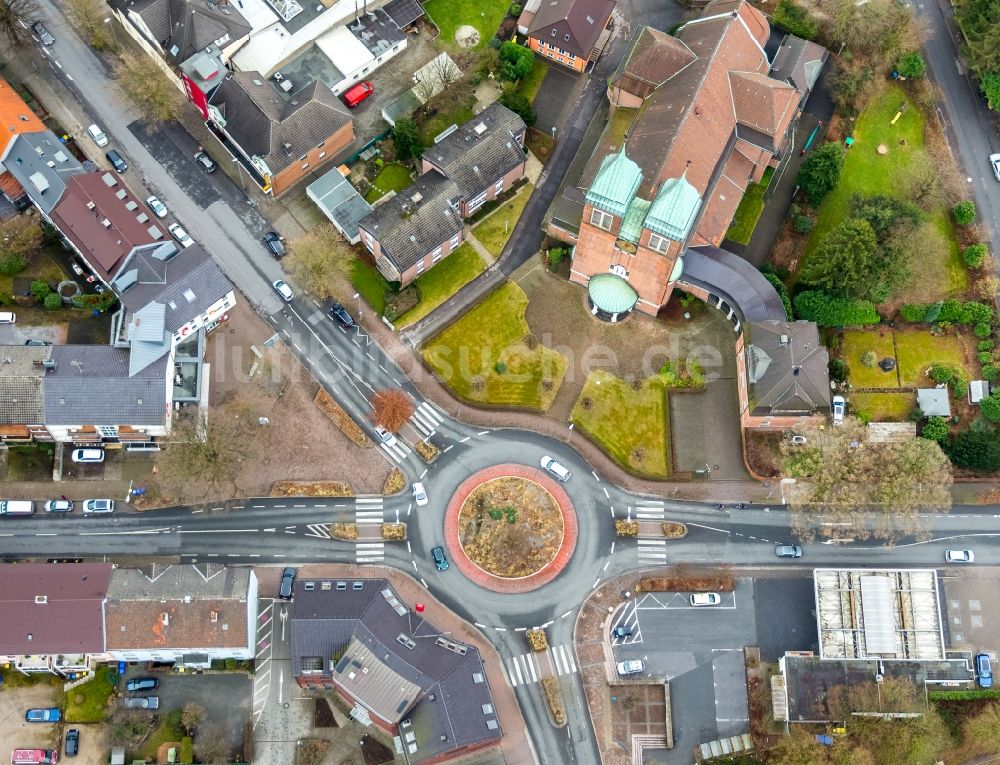 Gladbeck von oben - Kreisverkehr - Straßenverlauf Feldhauser Straße, Beethovenstraße und Dorstener Straße in Gladbeck im Bundesland Nordrhein-Westfalen