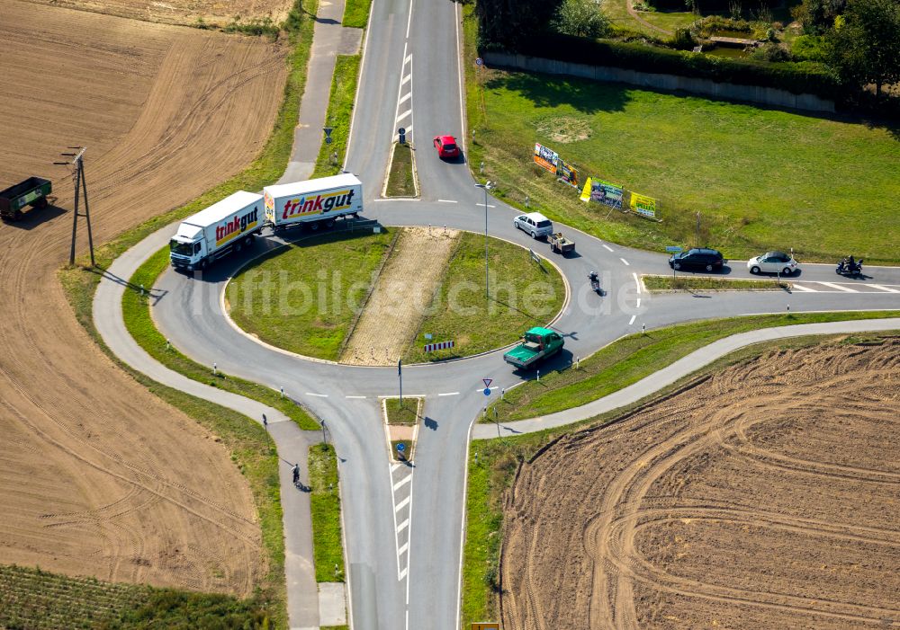 Luftbild Voerde (Niederrhein) - Kreisverkehr - Straßenverlauf der Grenzstraße - Hammweg in Voerde (Niederrhein) im Bundesland Nordrhein-Westfalen, Deutschland