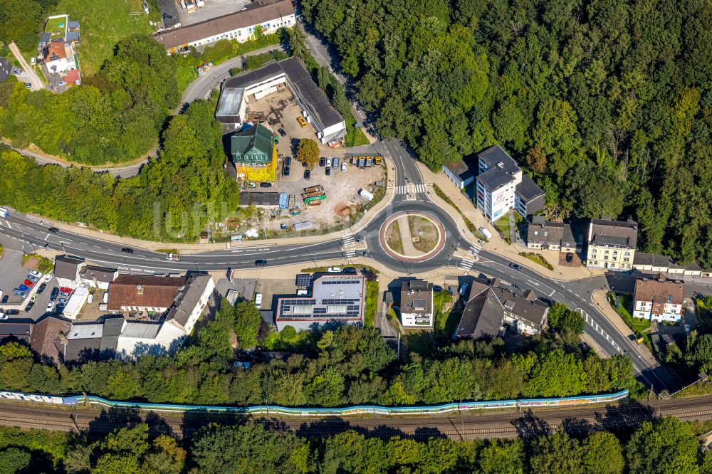 Ennepetal von oben - Kreisverkehr - Straßenverlauf an der Hembecker Talstraße - Kölner Straße in Ennepetal im Bundesland Nordrhein-Westfalen, Deutschland