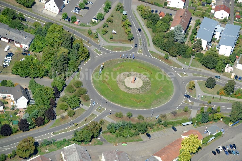 Germersheim aus der Vogelperspektive: Kreisverkehr - Straßenverlauf an der Josef-Probst-Straße in Germersheim im Bundesland Rheinland-Pfalz