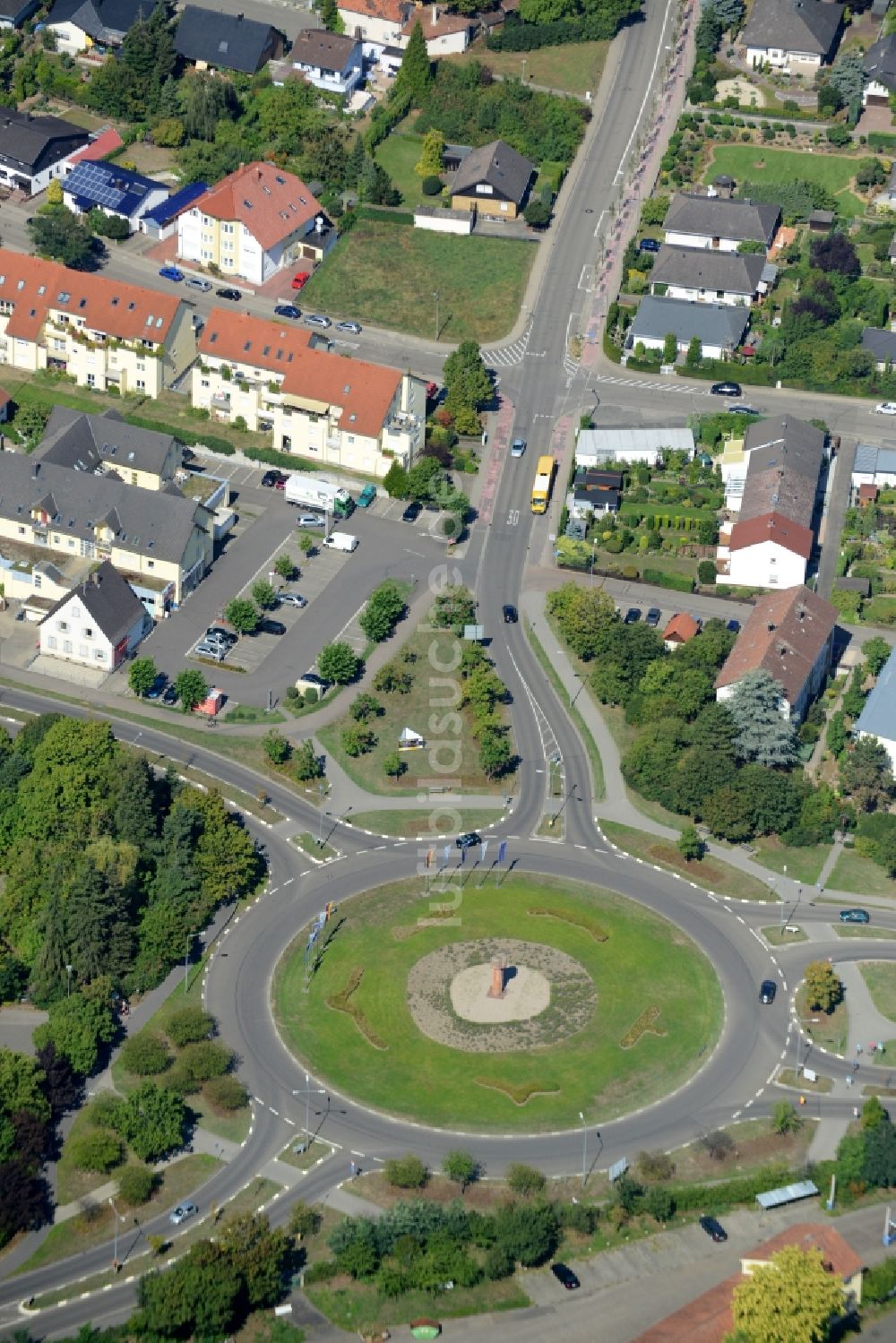 Luftaufnahme Germersheim - Kreisverkehr - Straßenverlauf an der Josef-Probst-Straße in Germersheim im Bundesland Rheinland-Pfalz