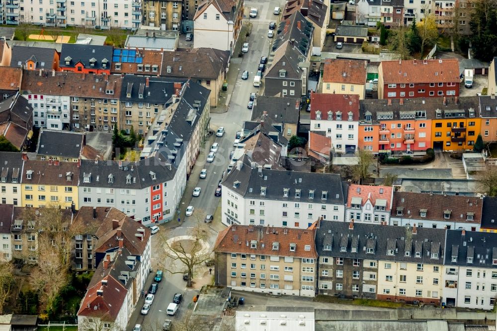 Luftaufnahme Gelsenkirchen - Kreisverkehr - Straßenverlauf der Kirchstraße - Auf dem Graskamp in Gelsenkirchen im Bundesland Nordrhein-Westfalen, Deutschland